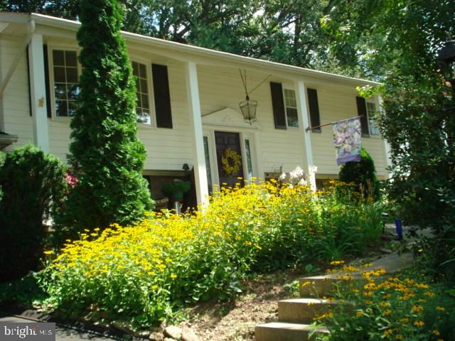 1839 Radnor Road York, PA 17402 - Photo 2 of 36