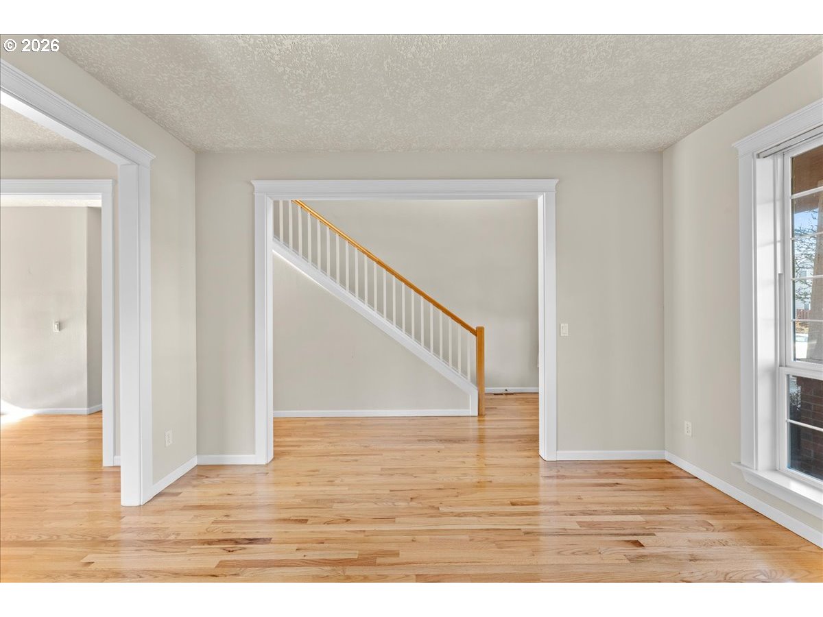 1572 Marten Avenue Southwest Albany, OR 97321 - Photo 9 of 36