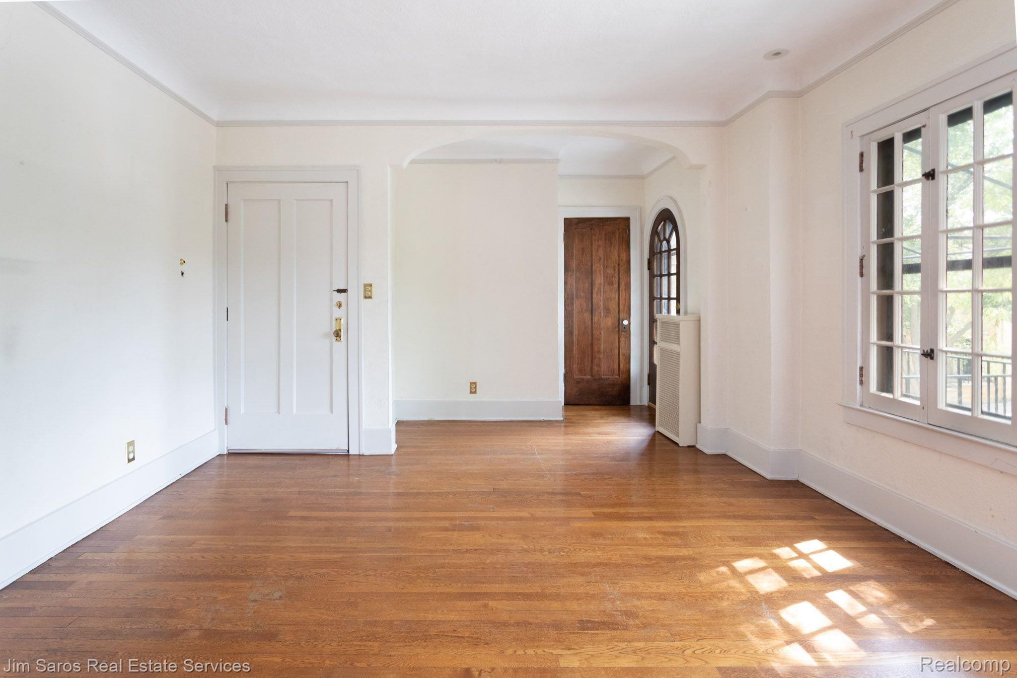 974 Nottingham Road Grosse Pointe, MI 48230 - Photo 12 of 18 upper unit