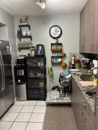 $2,000 | 10834 North Kendall Drive, Unit X1, Miami, FL 33176