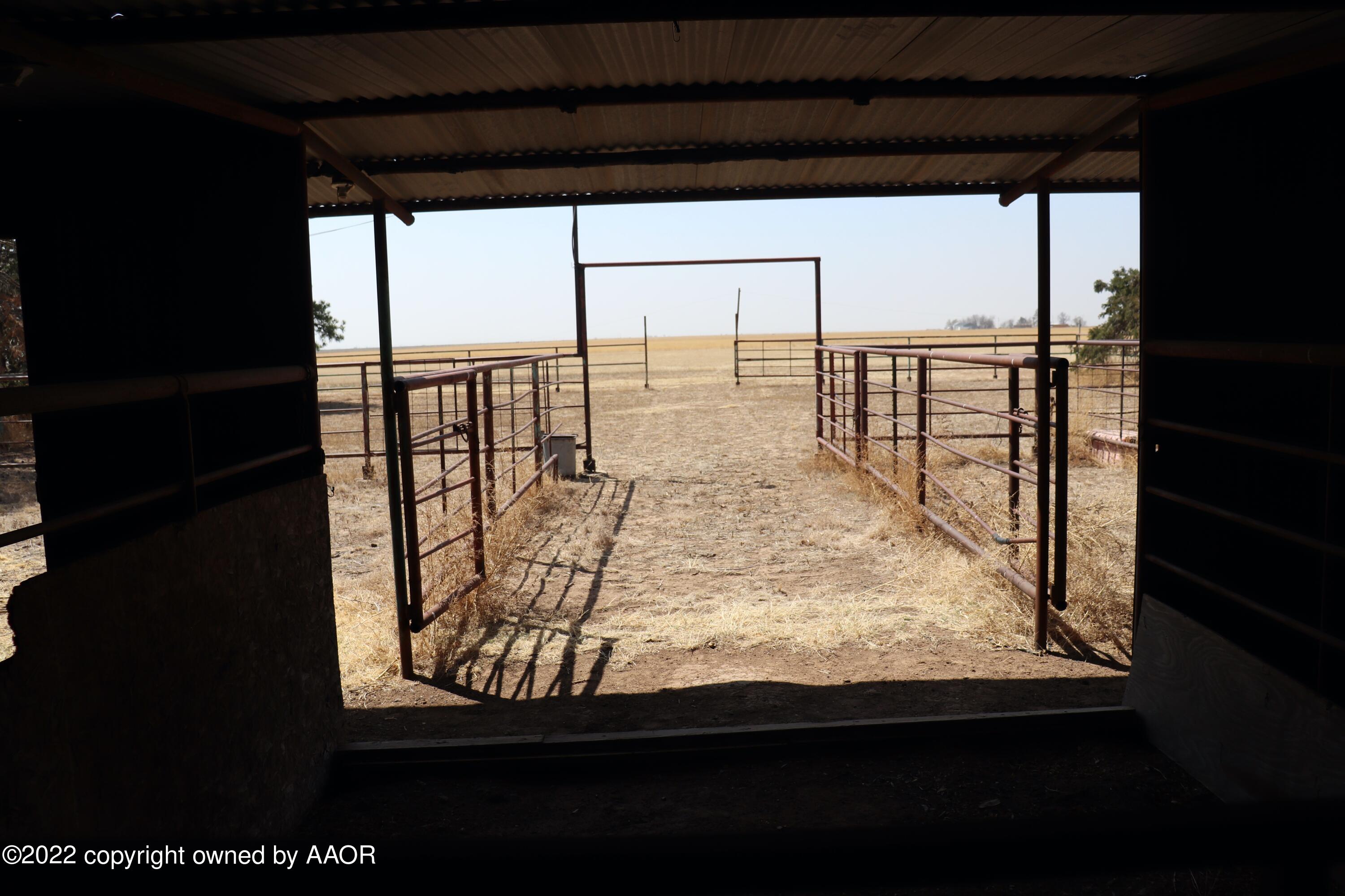 9540 Westline Road Wildorado, TX 79098 - Photo 29 of 61 a view of a balcony