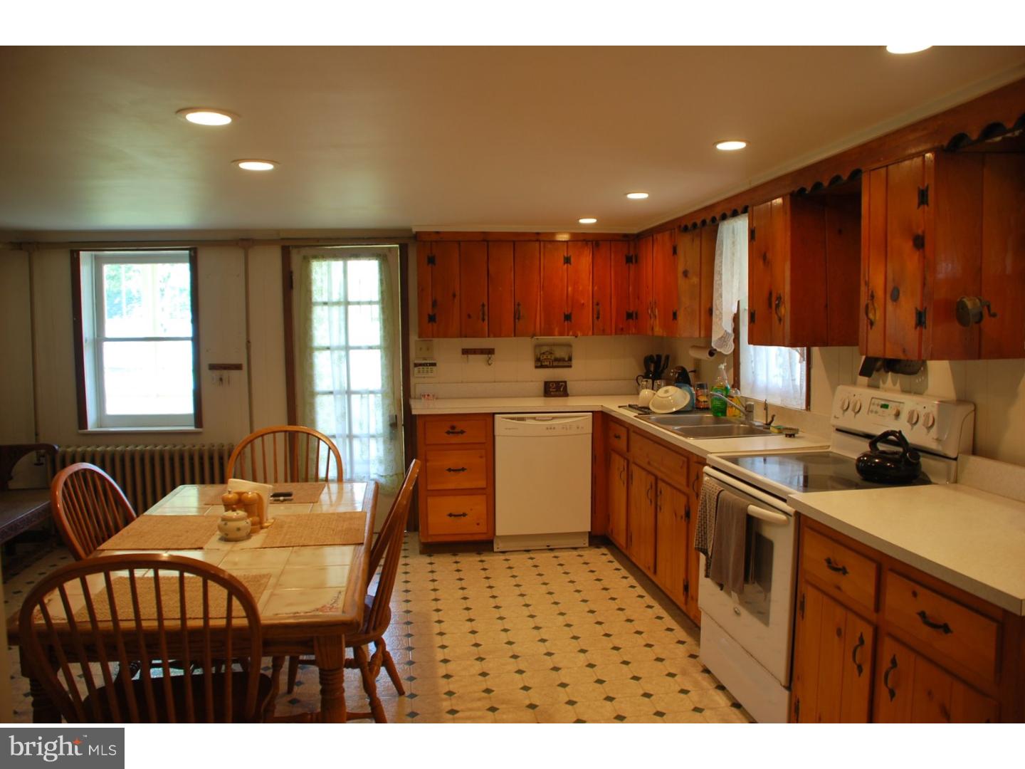 2555 Mill Road Quakertown, PA 18951 - Photo 6 of 17 Kitchen