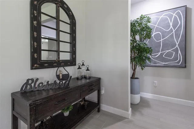 a en suite bathroom with a sink and a mirror