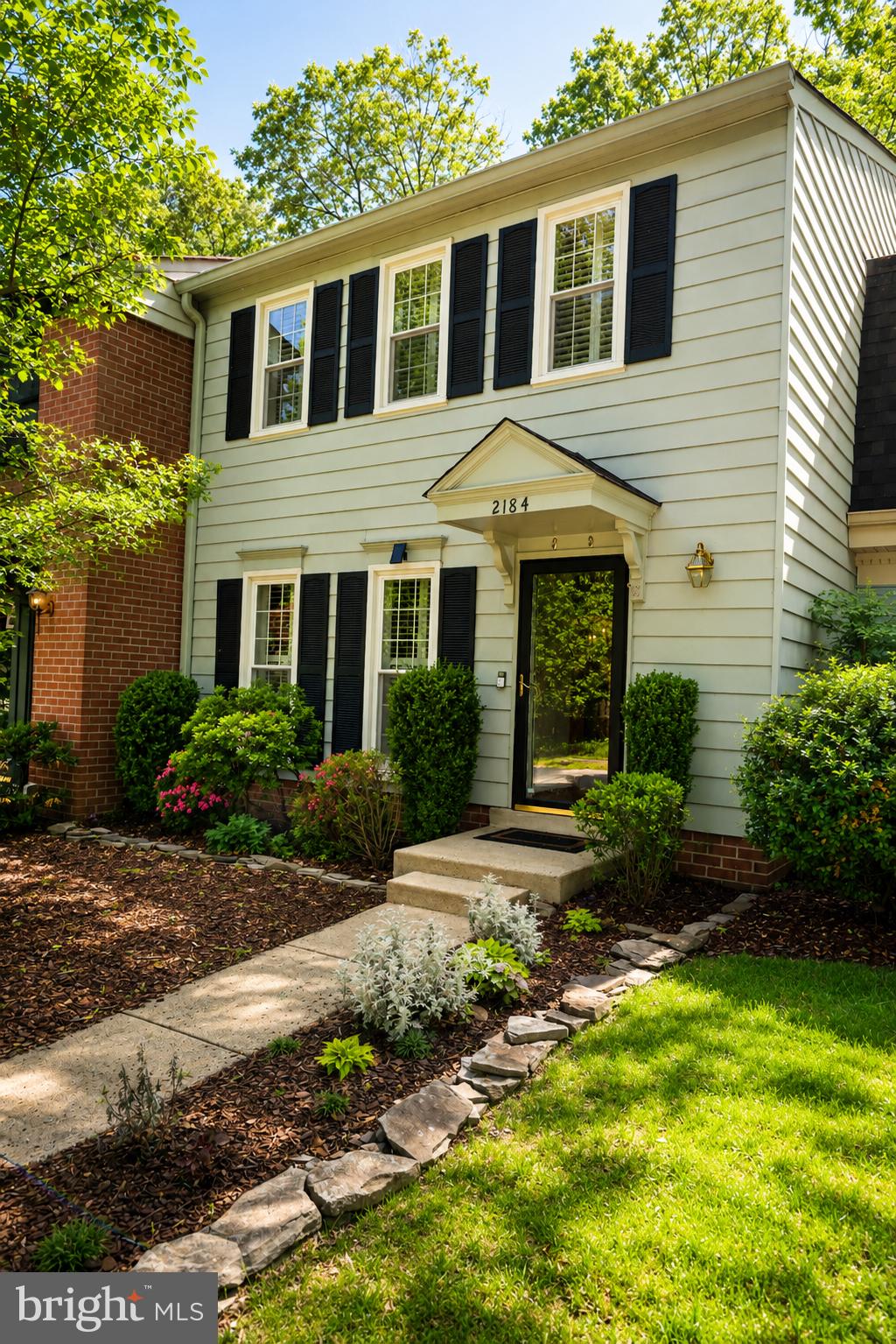 2184 Pond View Court Reston, VA 20191 - Photo 2 of 34