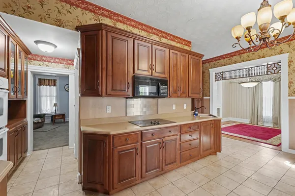 $198,500 | 110 North Pike Street, Oakland, IL 61943