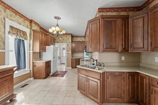 $198,500 | 110 North Pike Street, Oakland, IL 61943