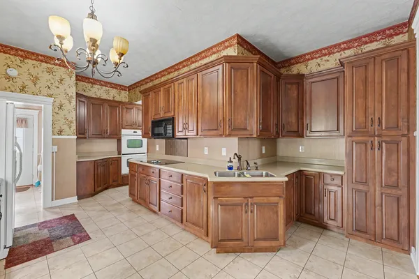 $198,500 | 110 North Pike Street, Oakland, IL 61943