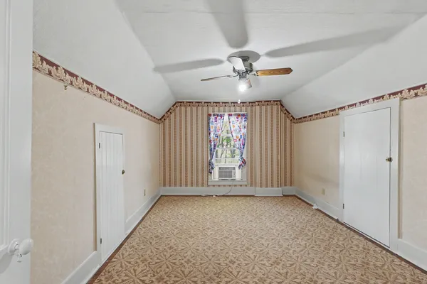 $198,500 | 110 North Pike Street, Oakland, IL 61943