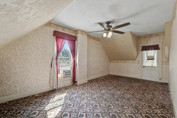 $198,500 | 110 North Pike Street, Oakland, IL 61943