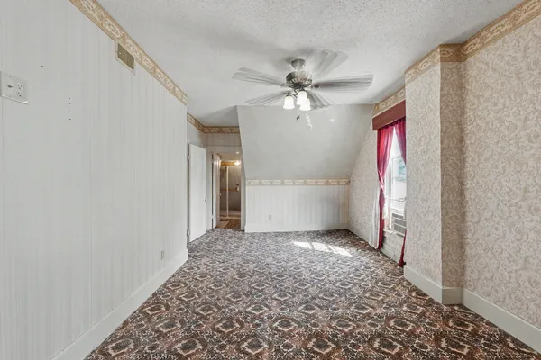 $198,500 | 110 North Pike Street, Oakland, IL 61943