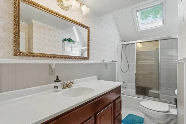 $198,500 | 110 North Pike Street, Oakland, IL 61943