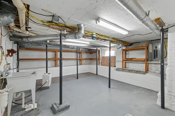 $198,500 | 110 North Pike Street, Oakland, IL 61943