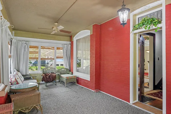 $198,500 | 110 North Pike Street, Oakland, IL 61943