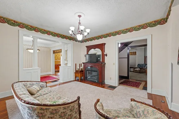 $198,500 | 110 North Pike Street, Oakland, IL 61943