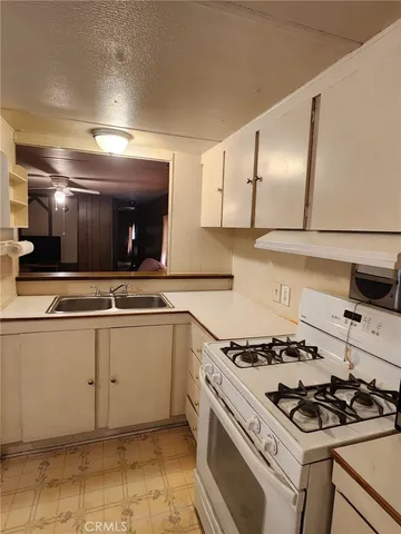 $47,000 | 15940 Stoddard Wells Road, Unit 30, Victorville, CA 92395