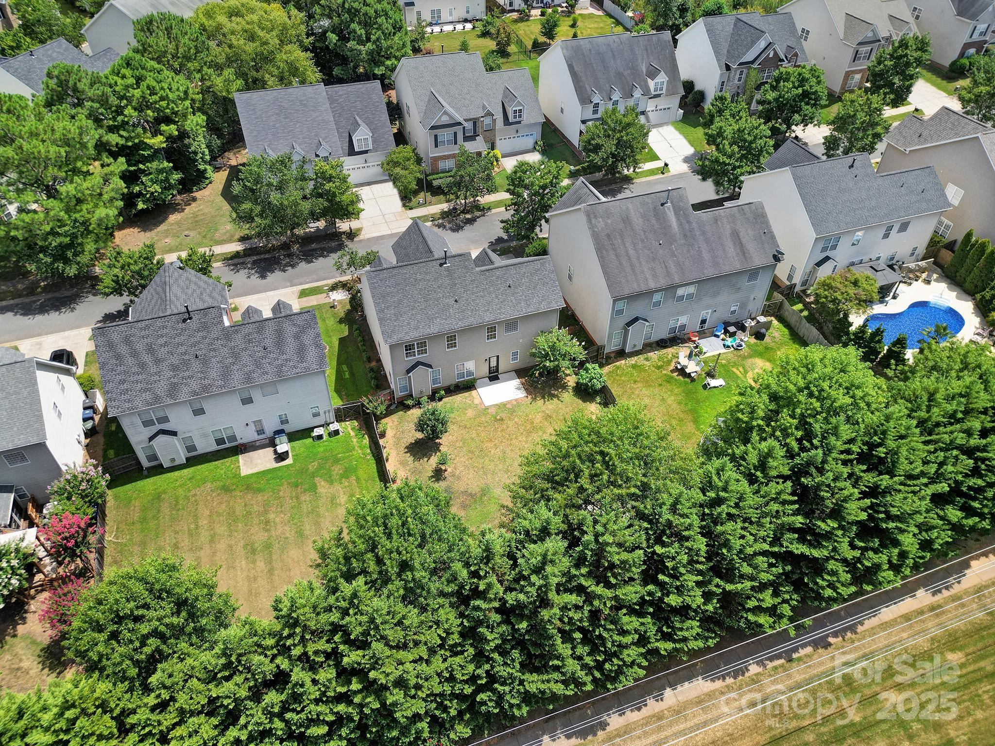 13425 Meadowmere Road Huntersville, NC 28078 - Photo 39 of 41 an aerial view of a house with a garden