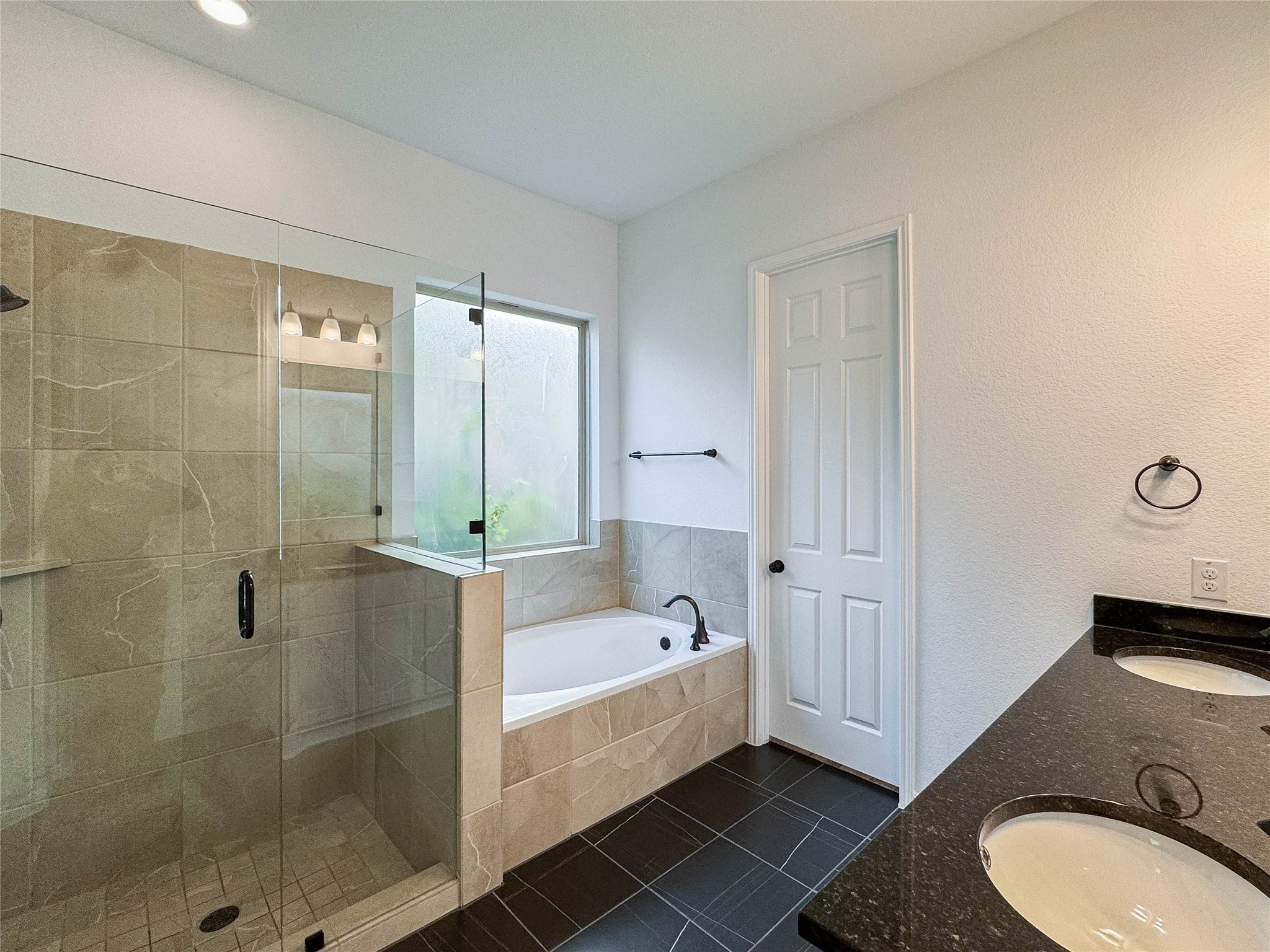 3810 Brushy Creek Road, Unit 73 Cedar Park, TX 78613 - Photo 32 of 42 a bathroom with a tub toilet and a sink