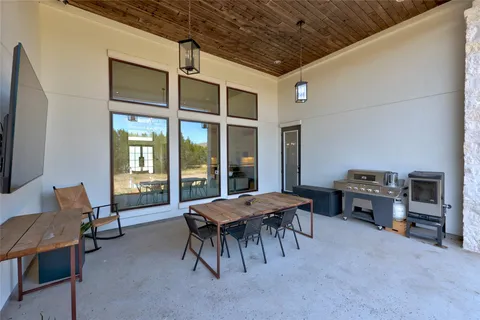 $899,990 | 117 Idle Spur, Liberty Hill, TX 78642