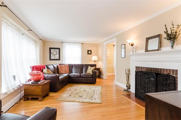 128 Roundwood Road Newton, MA 02464 - Photo 2 of 11 Gallery Image 2