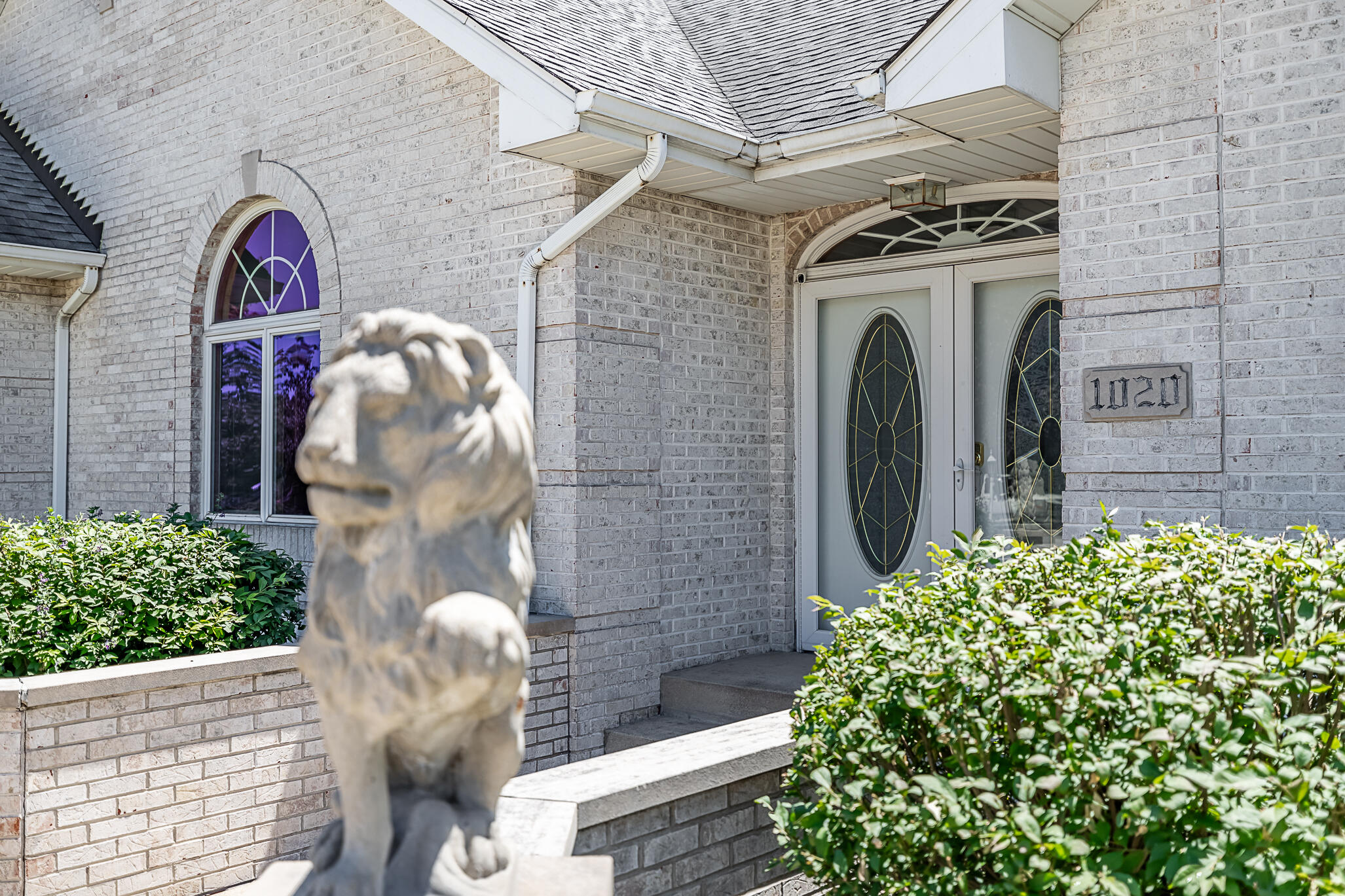 1020 Cornwallis Lane Munster, IN 46321 - Photo 11 of 41 a front view of a house with garden