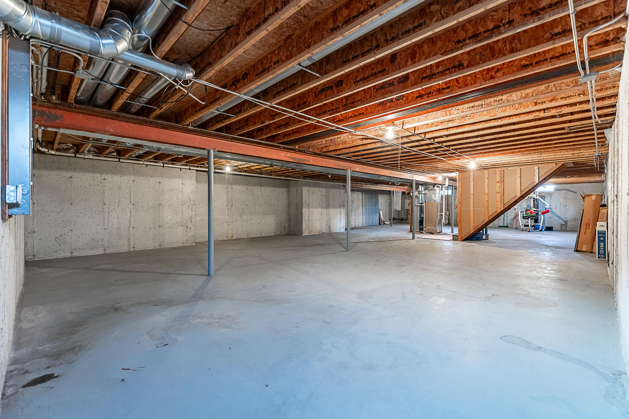 1020 Cornwallis Lane Munster, IN 46321 - Photo 36 of 41 a view of an empty room with a ceiling fan