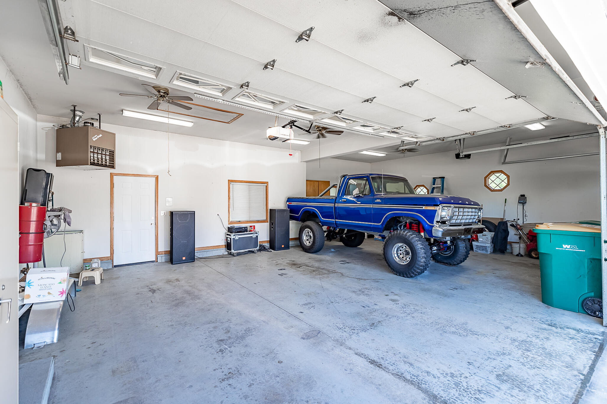 1020 Cornwallis Lane Munster, IN 46321 - Photo 38 of 41 a view of a car garage