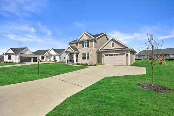 $739,000 | N62-w21744 Masters Drive, Menomonee Falls, WI 53051