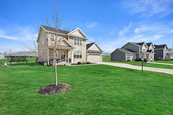 $739,000 | N62-w21744 Masters Drive, Menomonee Falls, WI 53051