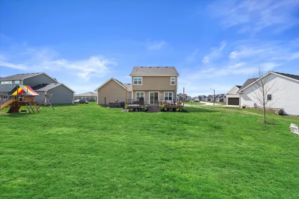 $739,000 | N62-w21744 Masters Drive, Menomonee Falls, WI 53051