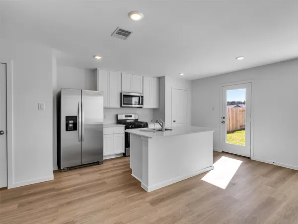 $1,900 | 18711 Sunset Horizon Drive, Hockley, TX 77447