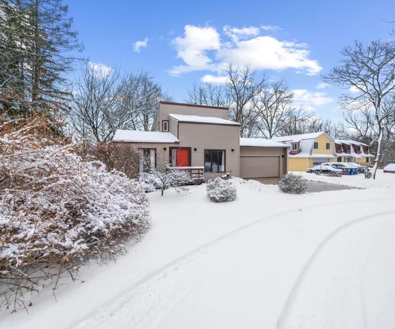 $460,000 | 2050 Chalmers Drive, Ann Arbor, MI 48104