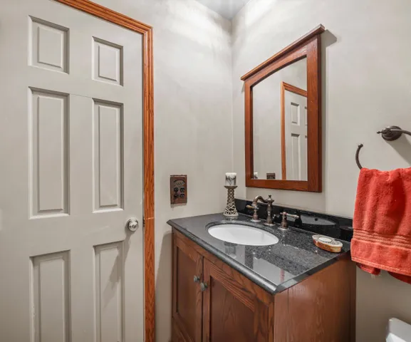 $460,000 | 2050 Chalmers Drive, Ann Arbor, MI 48104