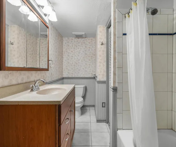 $460,000 | 2050 Chalmers Drive, Ann Arbor, MI 48104