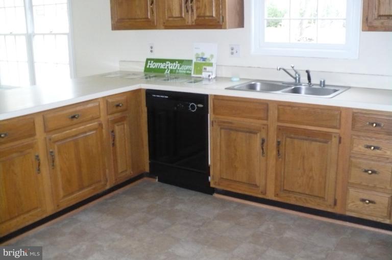 742 Sonata Way Silver Spring, MD 20901 - Photo 19 of 26 Kitchen