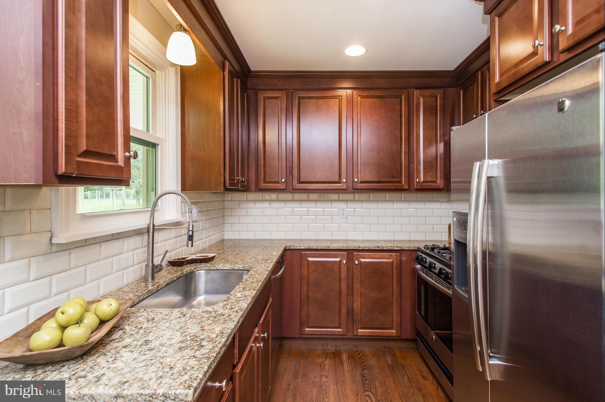 10314 Greentop Road Cockeysville, MD 21030 - Photo 11 of 30 Kitchen