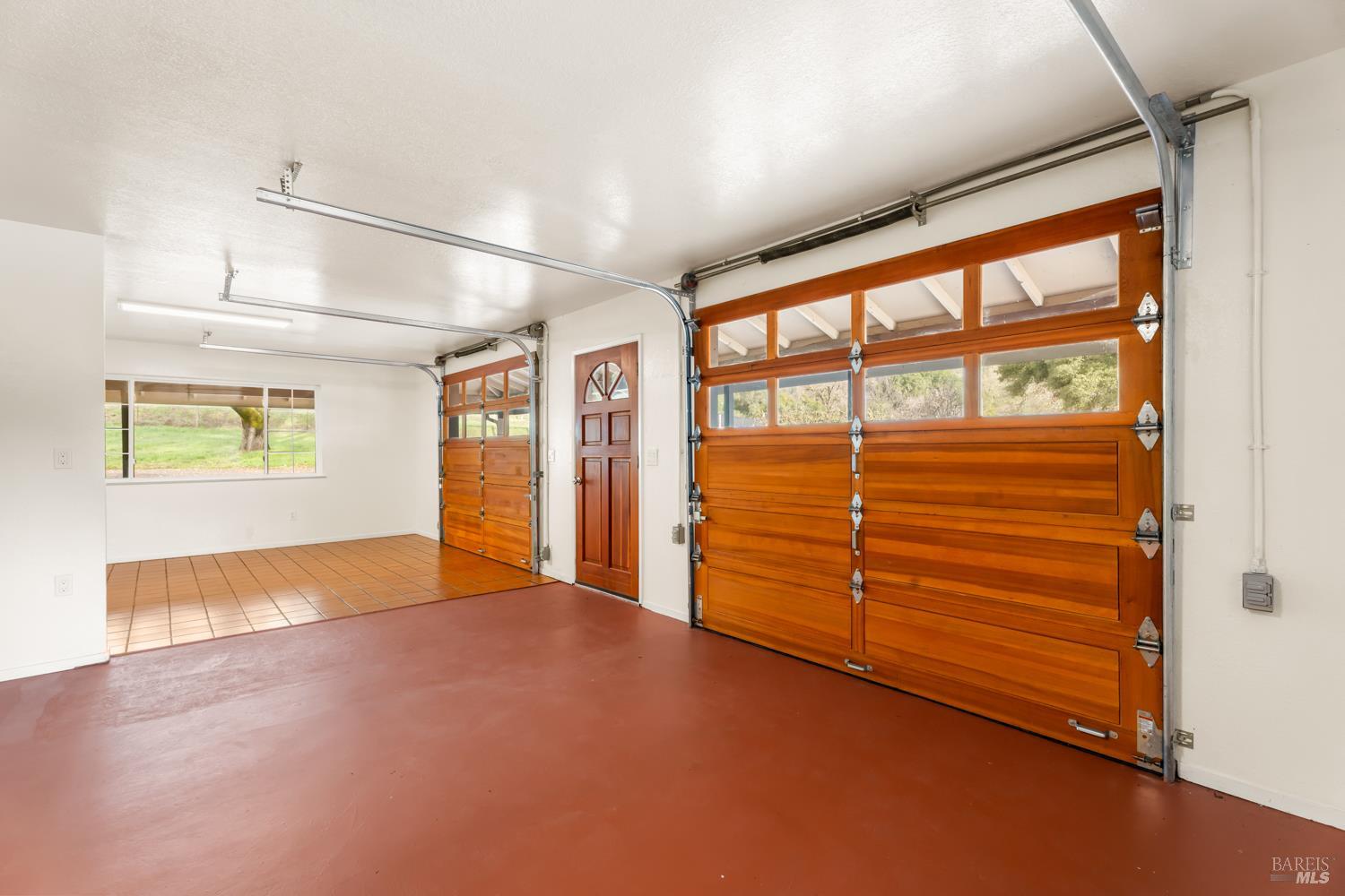 4595-4601 Feliz Creek Road Hopland, CA 95449 - Photo 26 of 74 Large garage