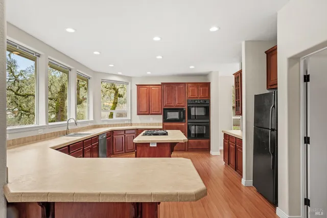 $2,300,000 | 4595-4601 Feliz Creek Road, Hopland, CA 95449