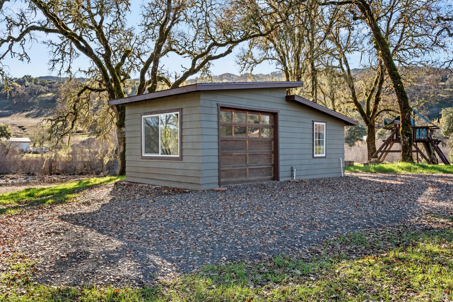 4595-4601 Feliz Creek Road Hopland, CA 95449 - Photo 45 of 74 Artists studio