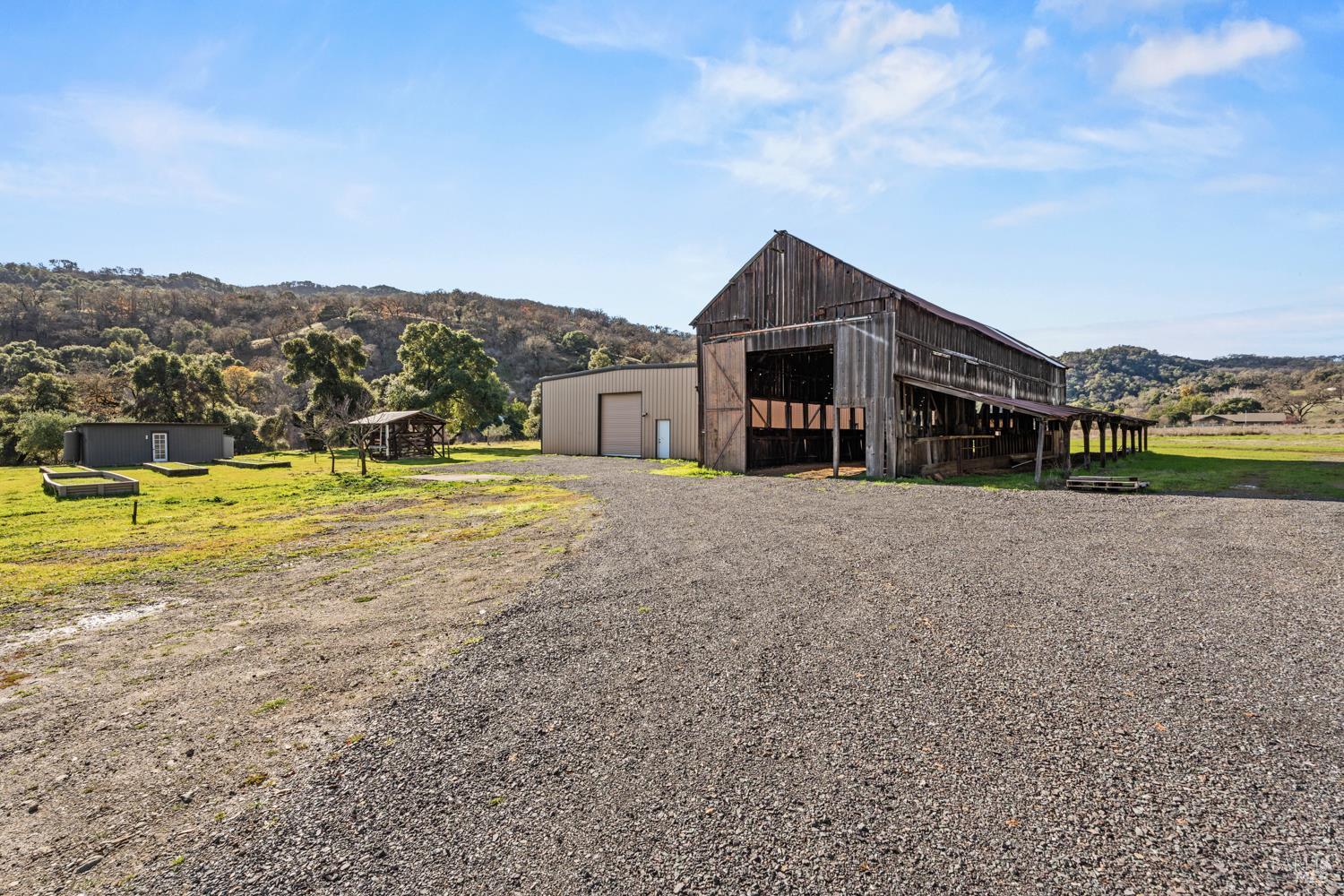 4595-4601 Feliz Creek Road Hopland, CA 95449 - Photo 51 of 74 Barn and workshop