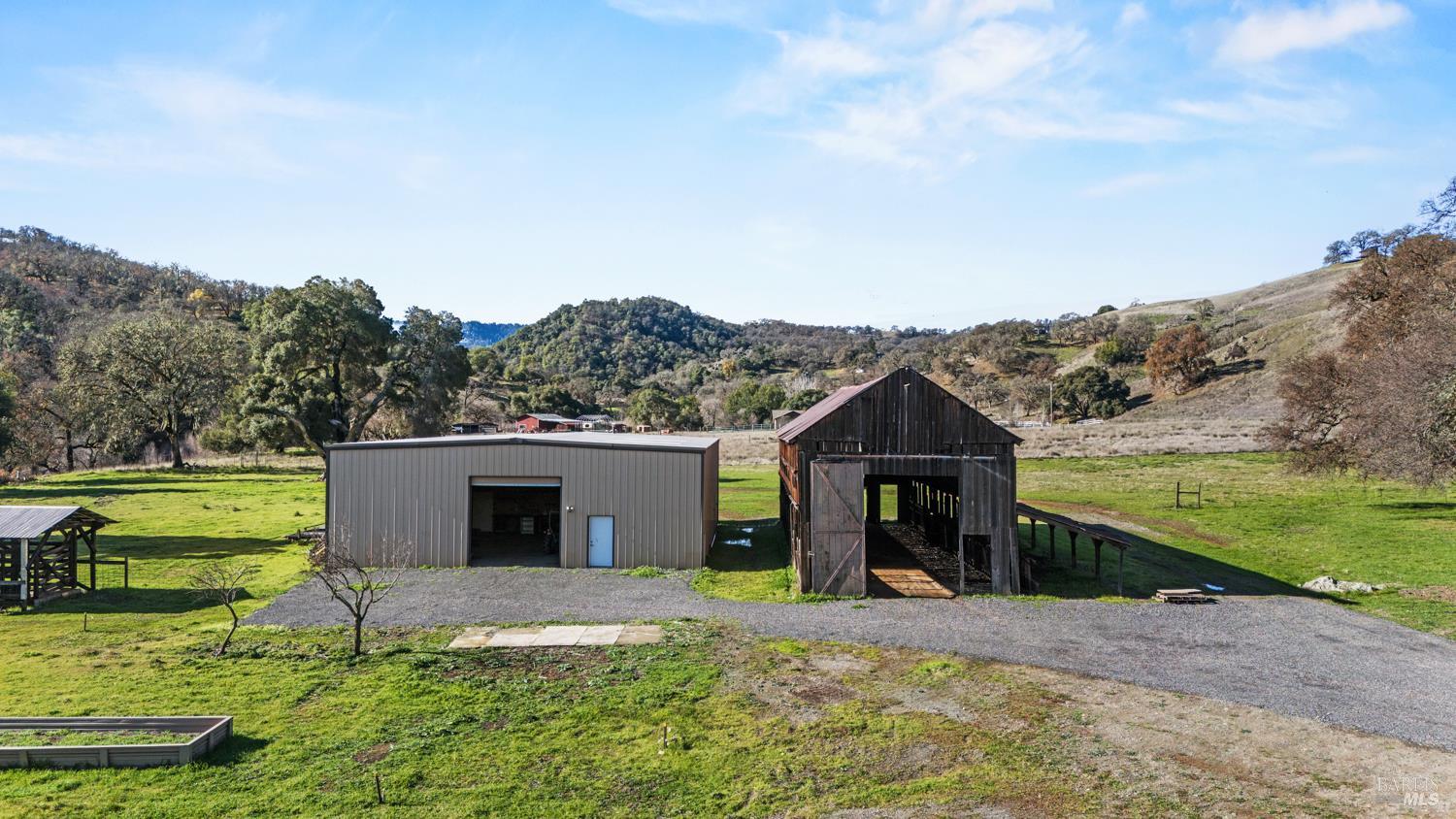 4595-4601 Feliz Creek Road Hopland, CA 95449 - Photo 52 of 74 Barn and workshop