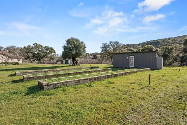 $2,300,000 | 4595-4601 Feliz Creek Road, Hopland, CA 95449