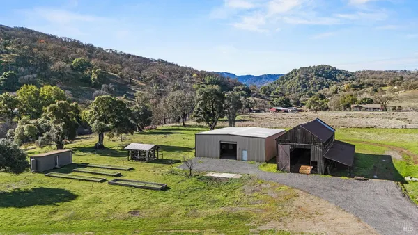 $2,300,000 | 4595-4601 Feliz Creek Road, Hopland, CA 95449