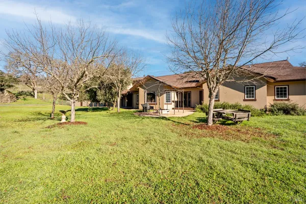 $2,300,000 | 4595-4601 Feliz Creek Road, Hopland, CA 95449