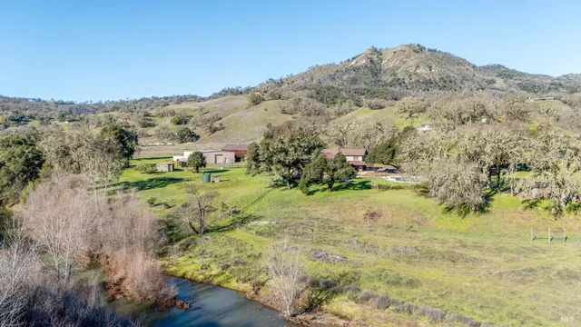 $2,300,000 | 4595-4601 Feliz Creek Road, Hopland, CA 95449