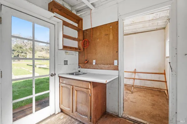 $2,300,000 | 4595-4601 Feliz Creek Road, Hopland, CA 95449