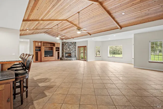 $2,300,000 | 4595-4601 Feliz Creek Road, Hopland, CA 95449