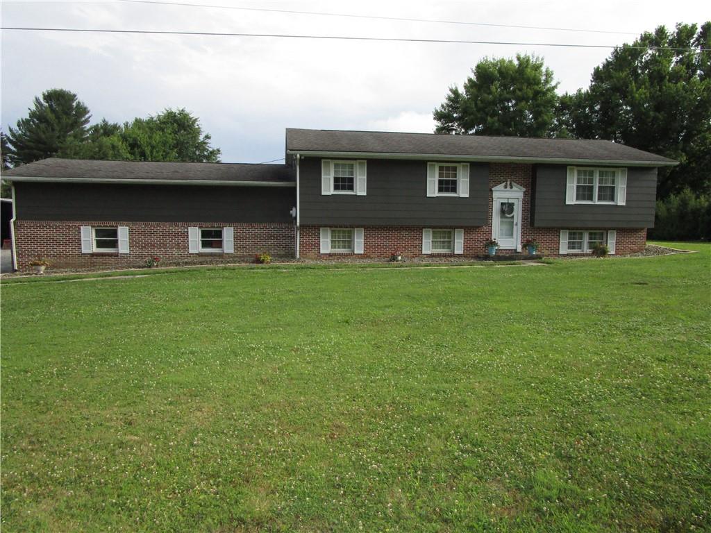 2872 Gull Lane Transfer, PA 16154 - Photo 1 of 26