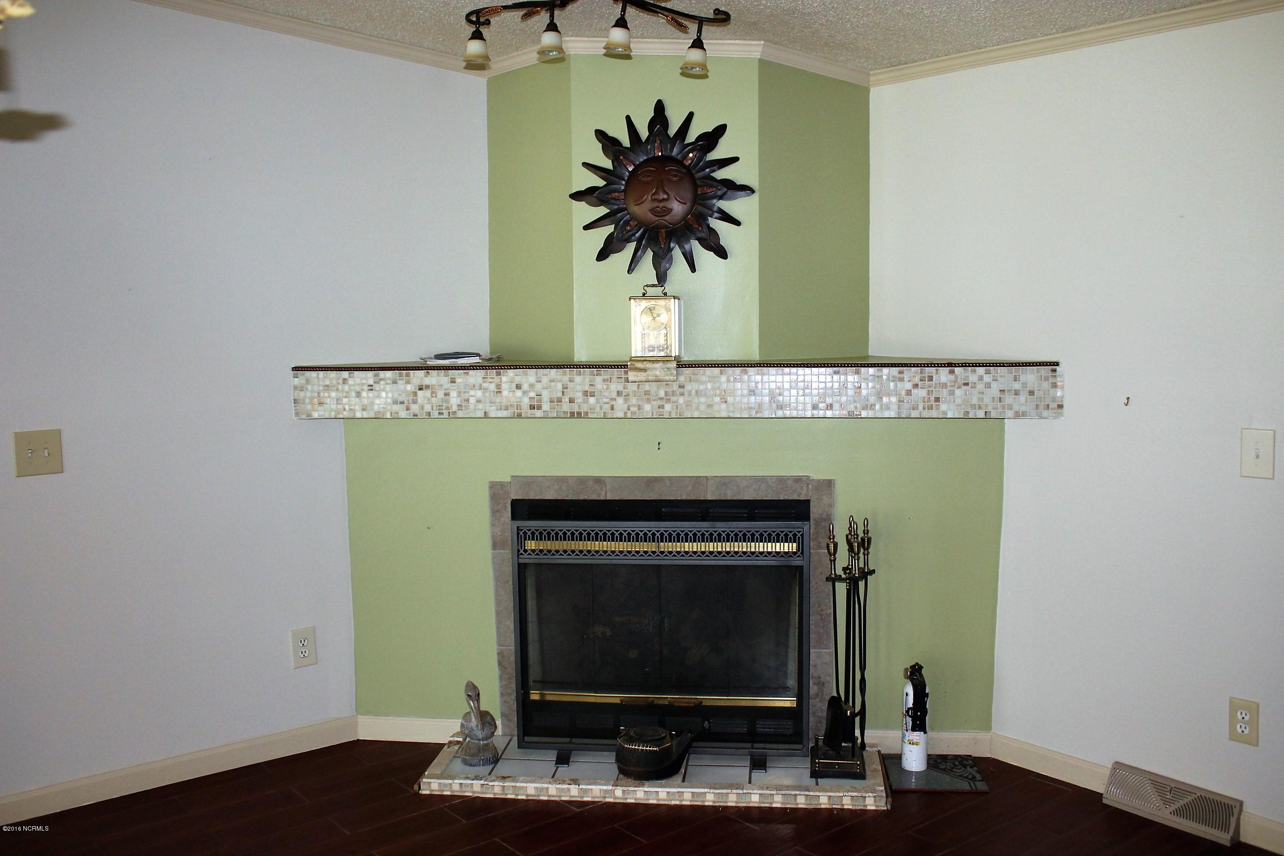 133 Anita Drive Hubert, NC 28539 - Photo 4 of 26 Fireplace
