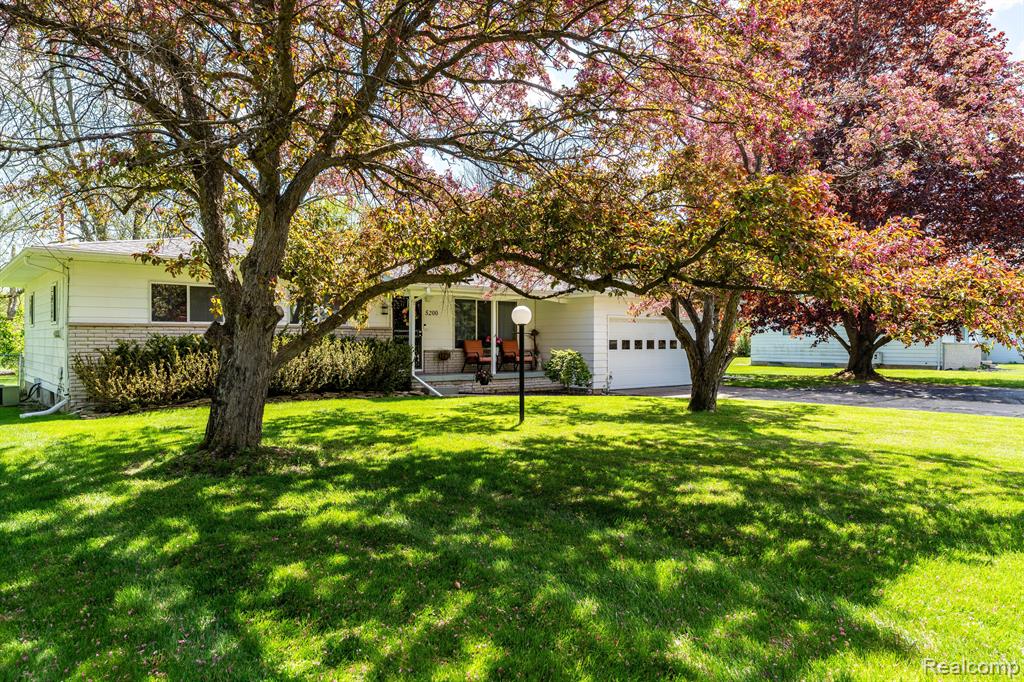 5200 North Jennings Road Flint, MI 48504 - Photo 1 of 29