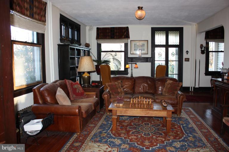 709 Cliveden Road Pikesville, MD 21208 - Photo 12 of 30 Living Room